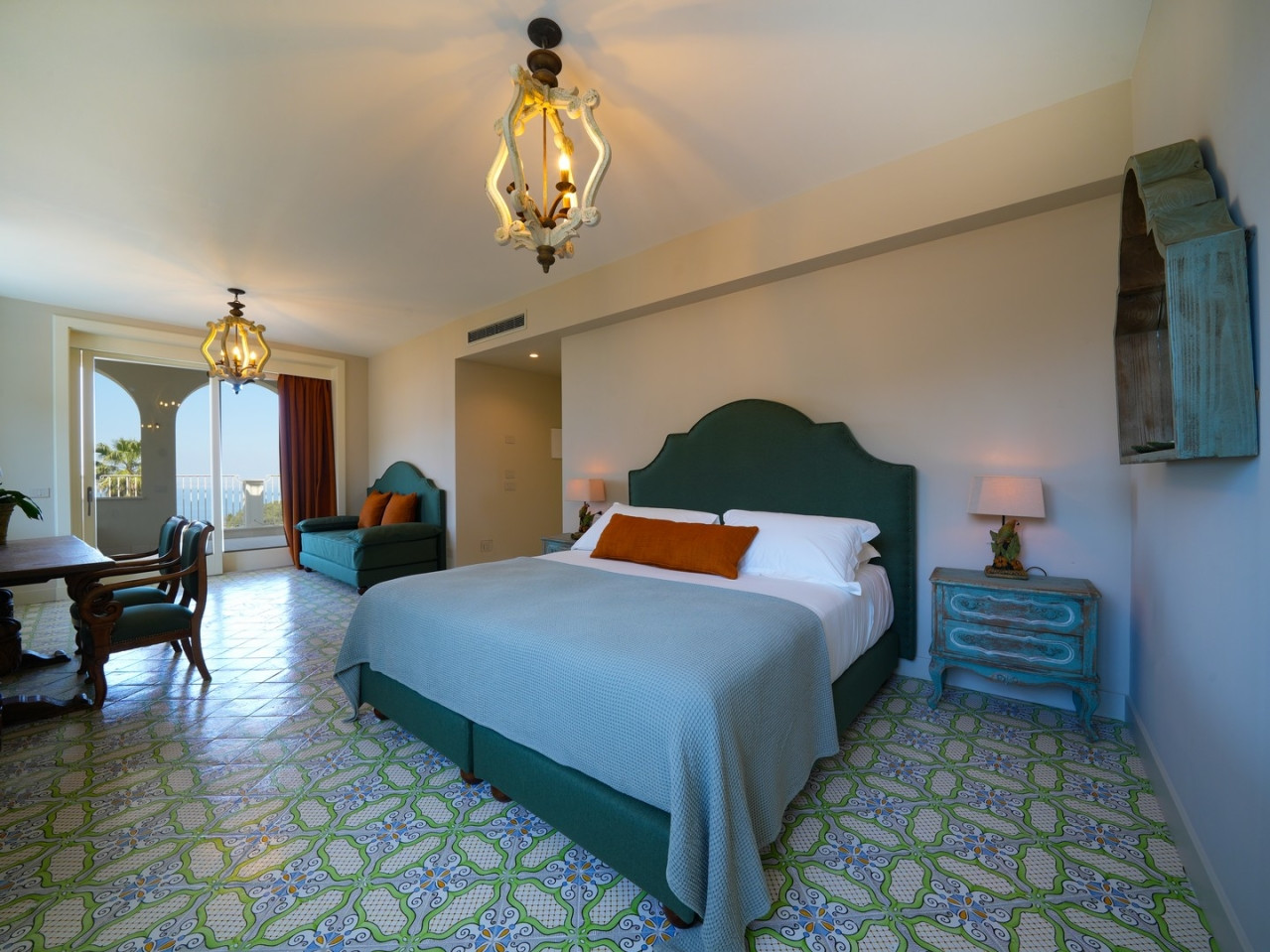 SORRENTO LUXURY S.R.L