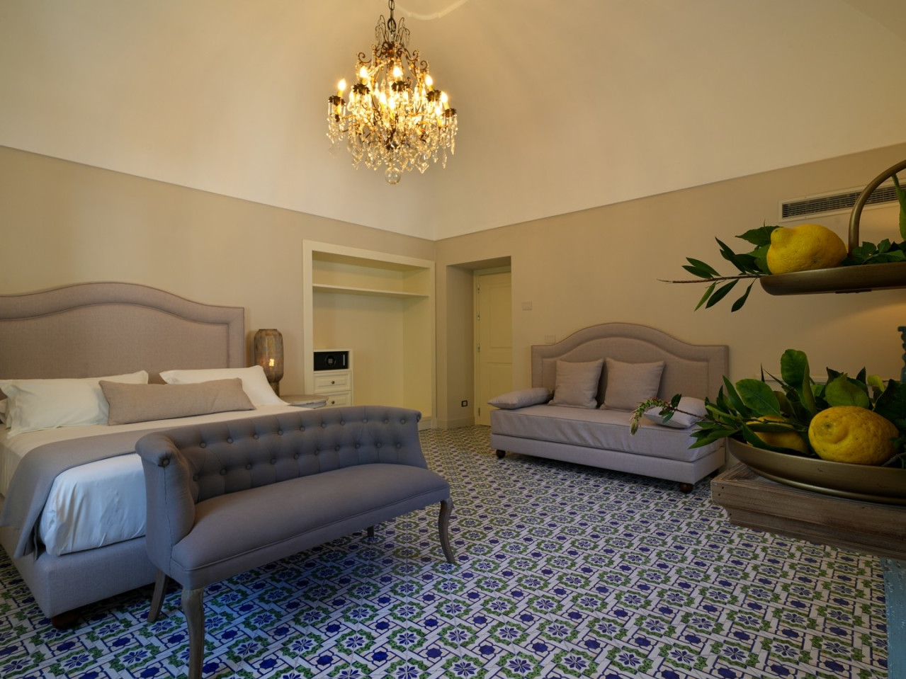 SORRENTO LUXURY S.R.L