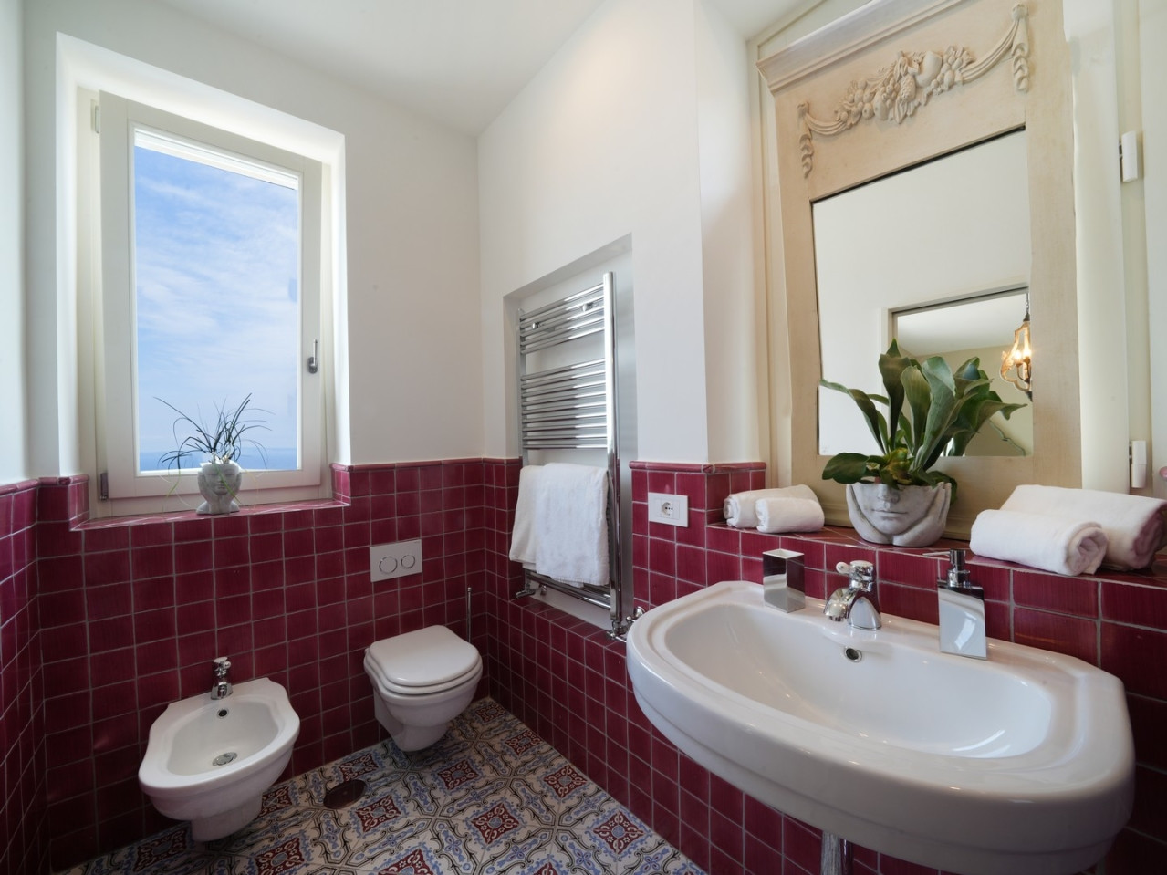 SORRENTO LUXURY S.R.L