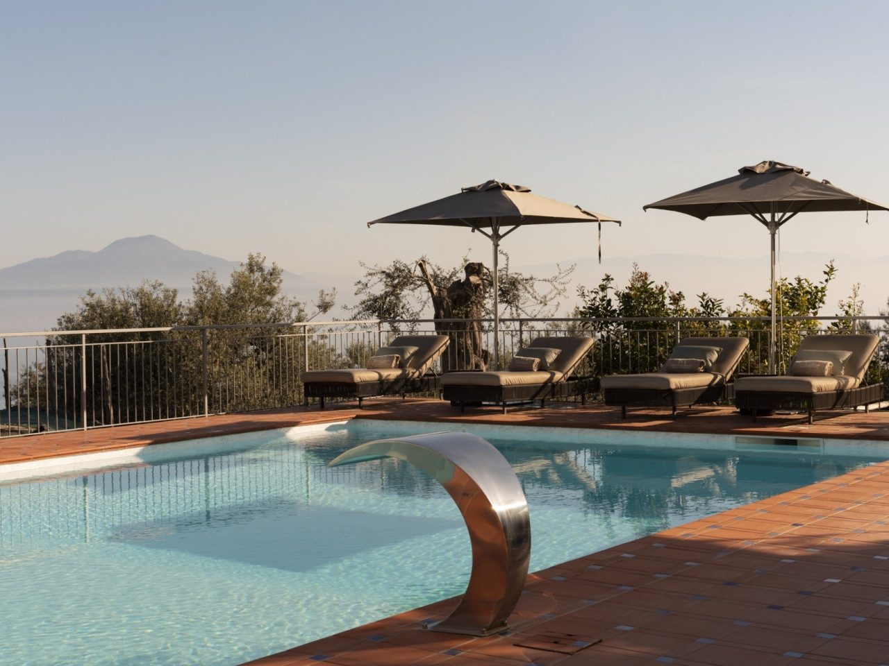 SORRENTO LUXURY S.R.L