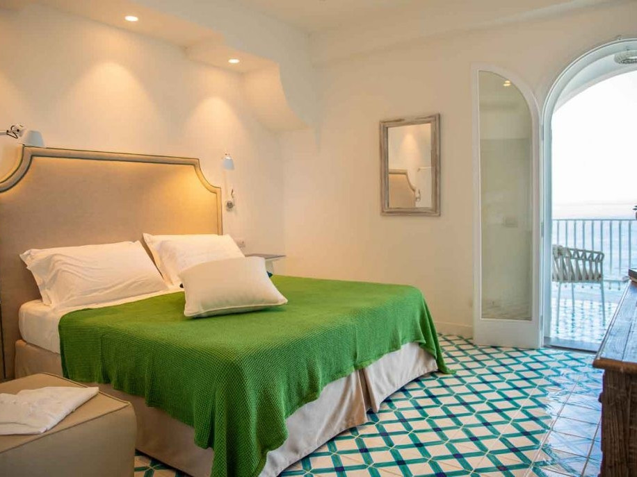 SORRENTO LUXURY S.R.L