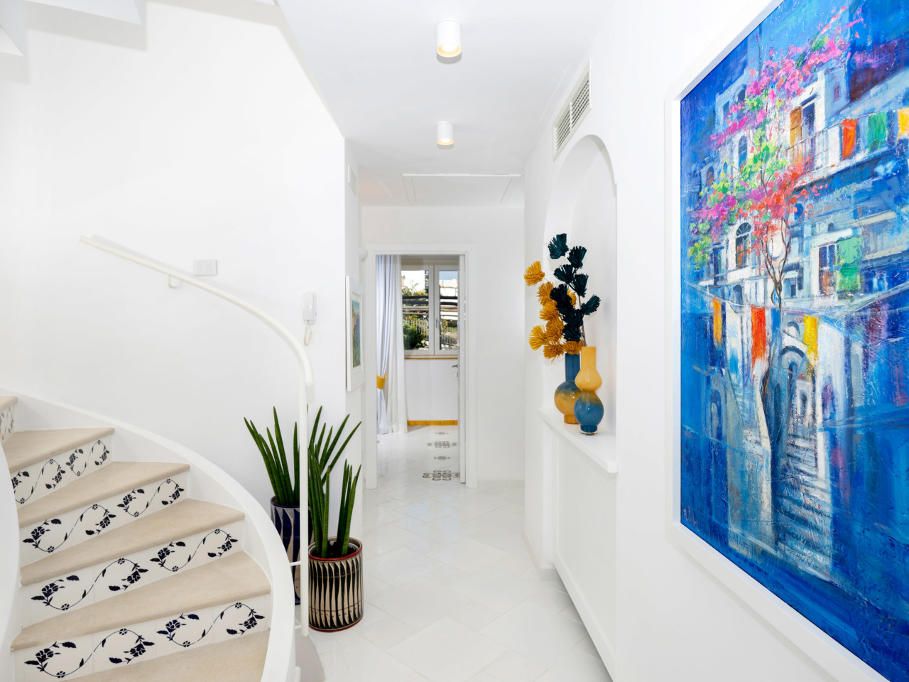 SORRENTO LUXURY S.R.L