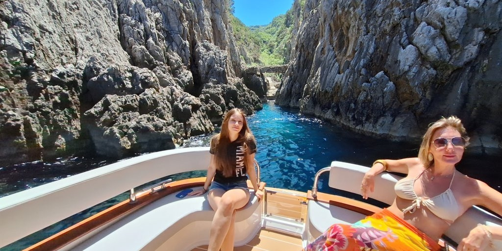 SORRENTO LUXURY S.R.L