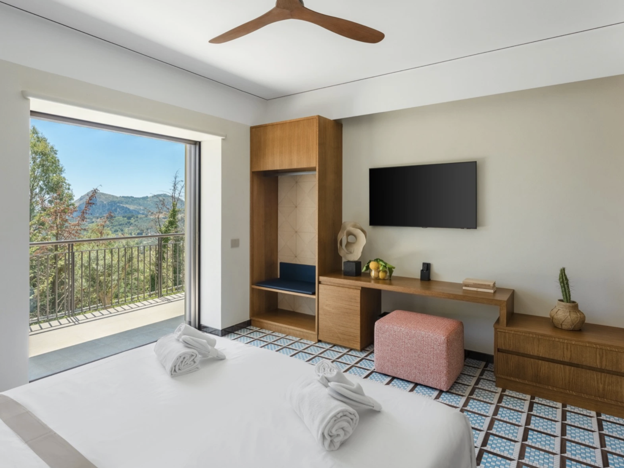 SORRENTO LUXURY S.R.L