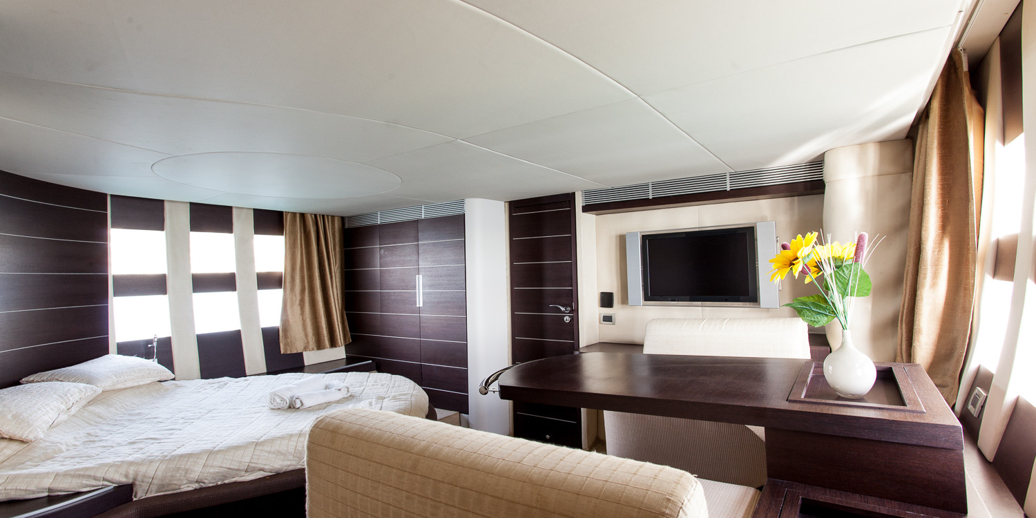 SORRENTO LUXURY S.R.L