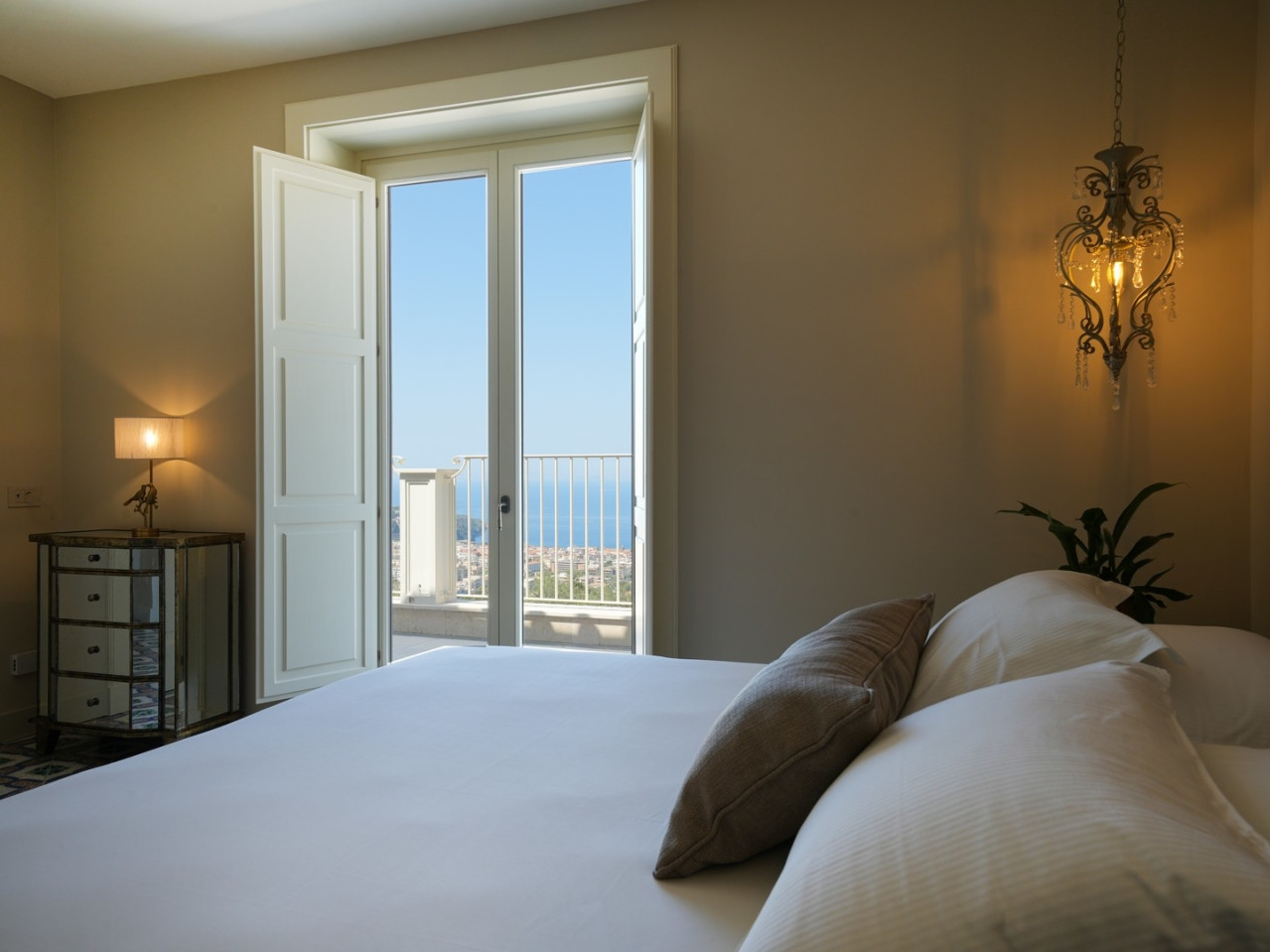 SORRENTO LUXURY S.R.L