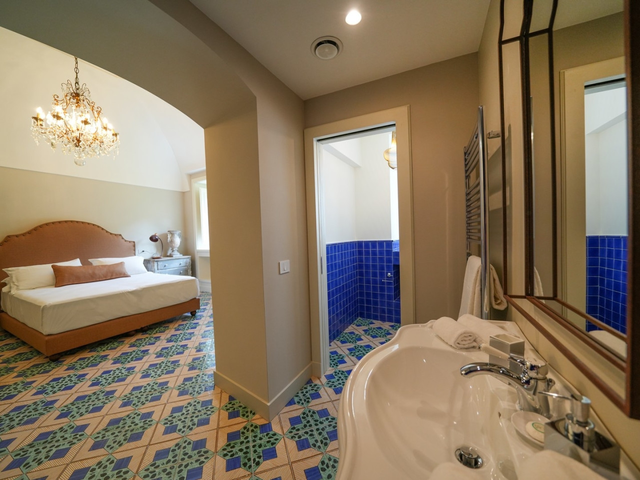 SORRENTO LUXURY S.R.L