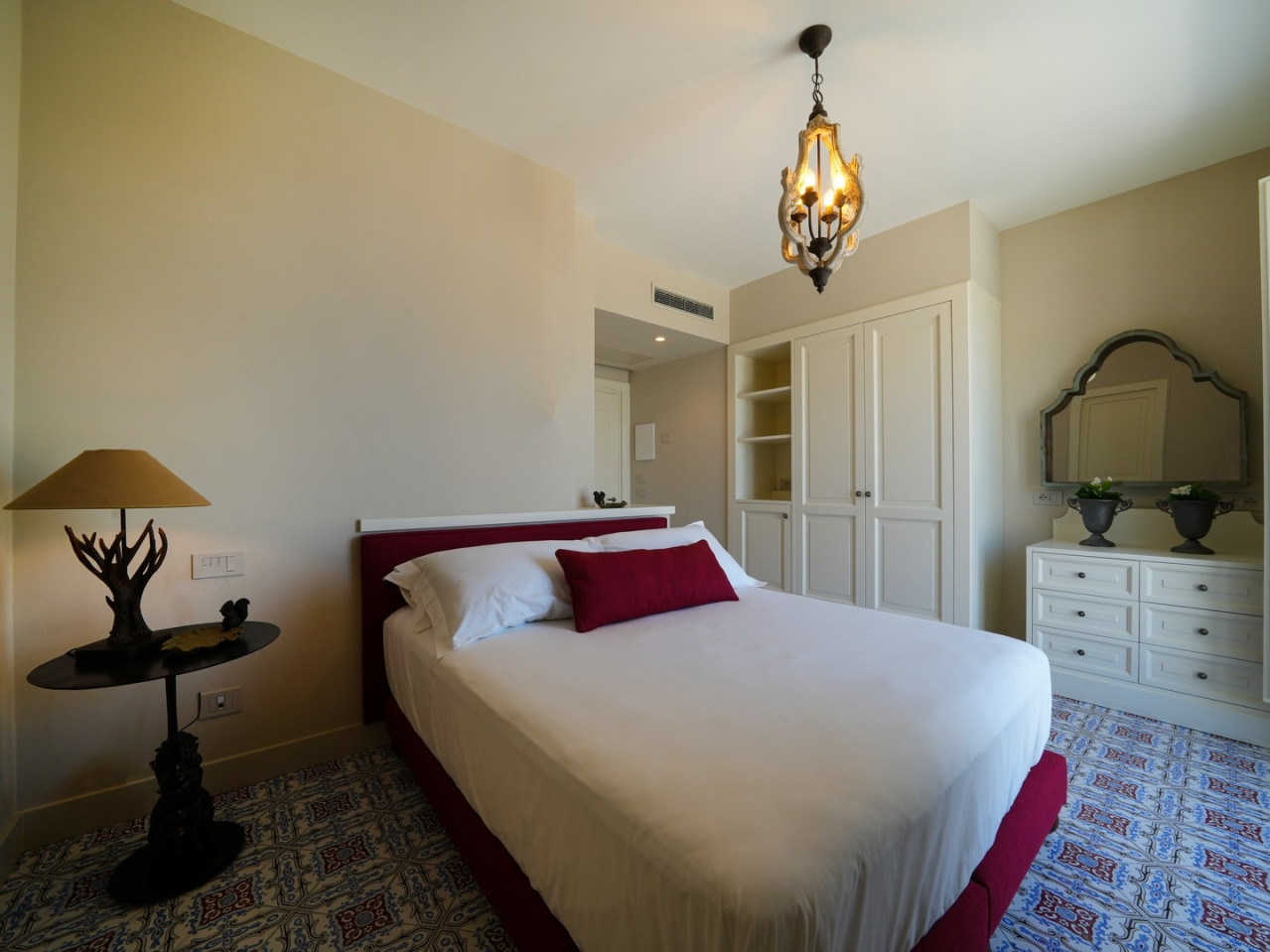 SORRENTO LUXURY S.R.L